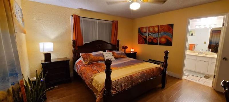Charming With Some Red Rock View Vr Hotel 3*